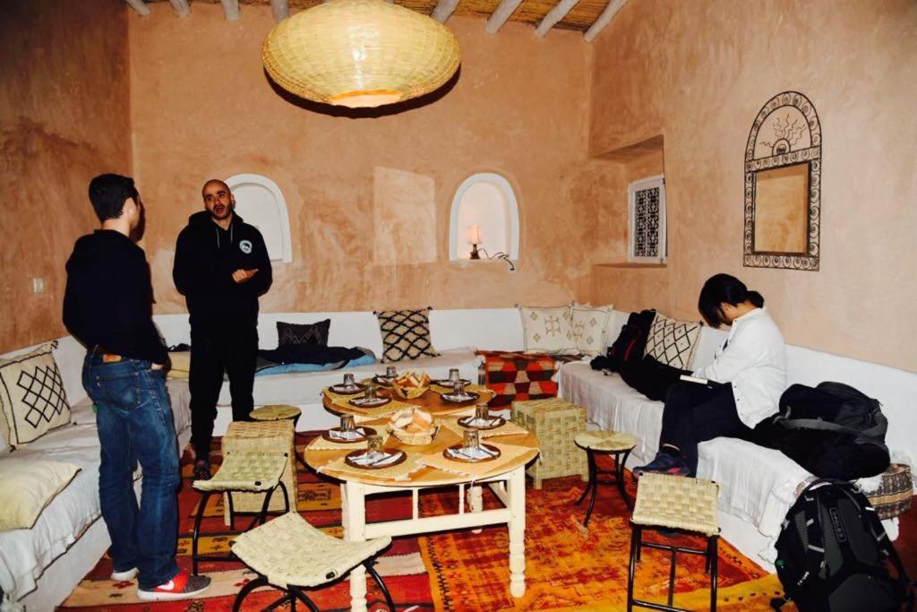 Tigmi Hamid Decouverte Des Traditions Et De La Culture Berbere Ait Benhaddou Buitenkant foto